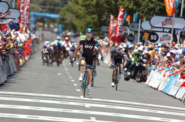 Geraint Thomas wins stage 2